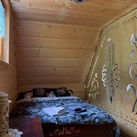 Mountain House With Jacuzzi -cypisowka * Новы-Тарг